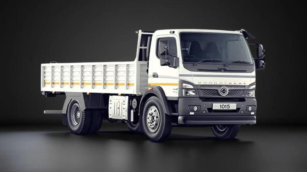 BharatBenz 1015R